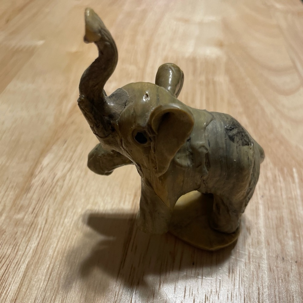 Vintage Crushed Marbled Oyster Shell Elephant Figurine